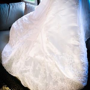 David’s Bridal wedding dress , size 4. Worn ONCE.